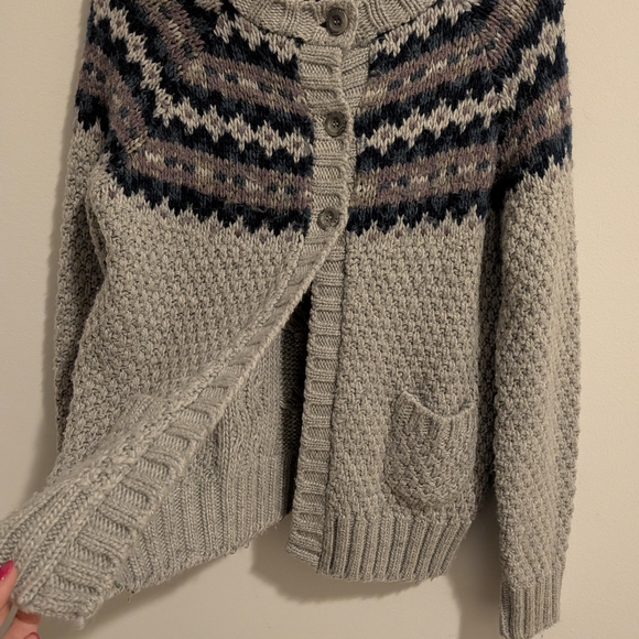 Marks & Spencer Light Gray Fair Isle Knit Cardigan with Navy & Mauve Accents - Picture 6 of 8